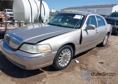 2003 Lincoln Town Car Executive из США, поврежденный, VIN 1LNHM81W93Y630836
